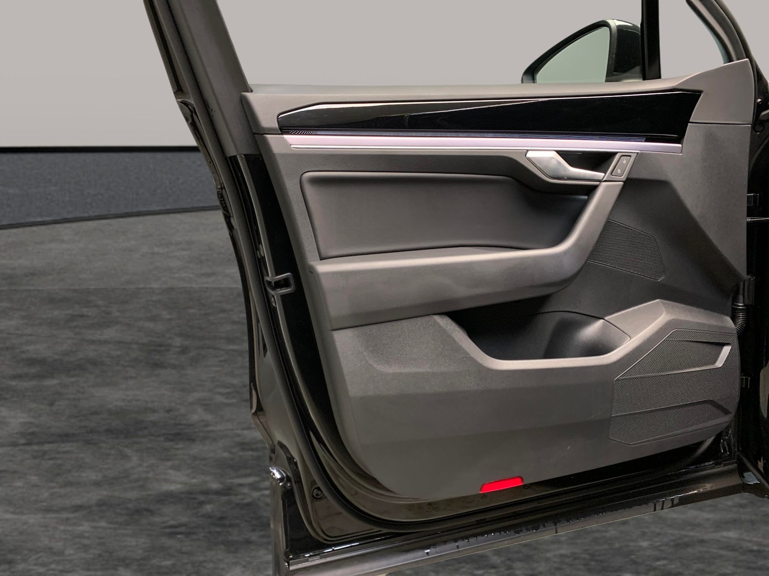 Used Volkswagen Touareg 2023 for sale - 76935156: Photo 21