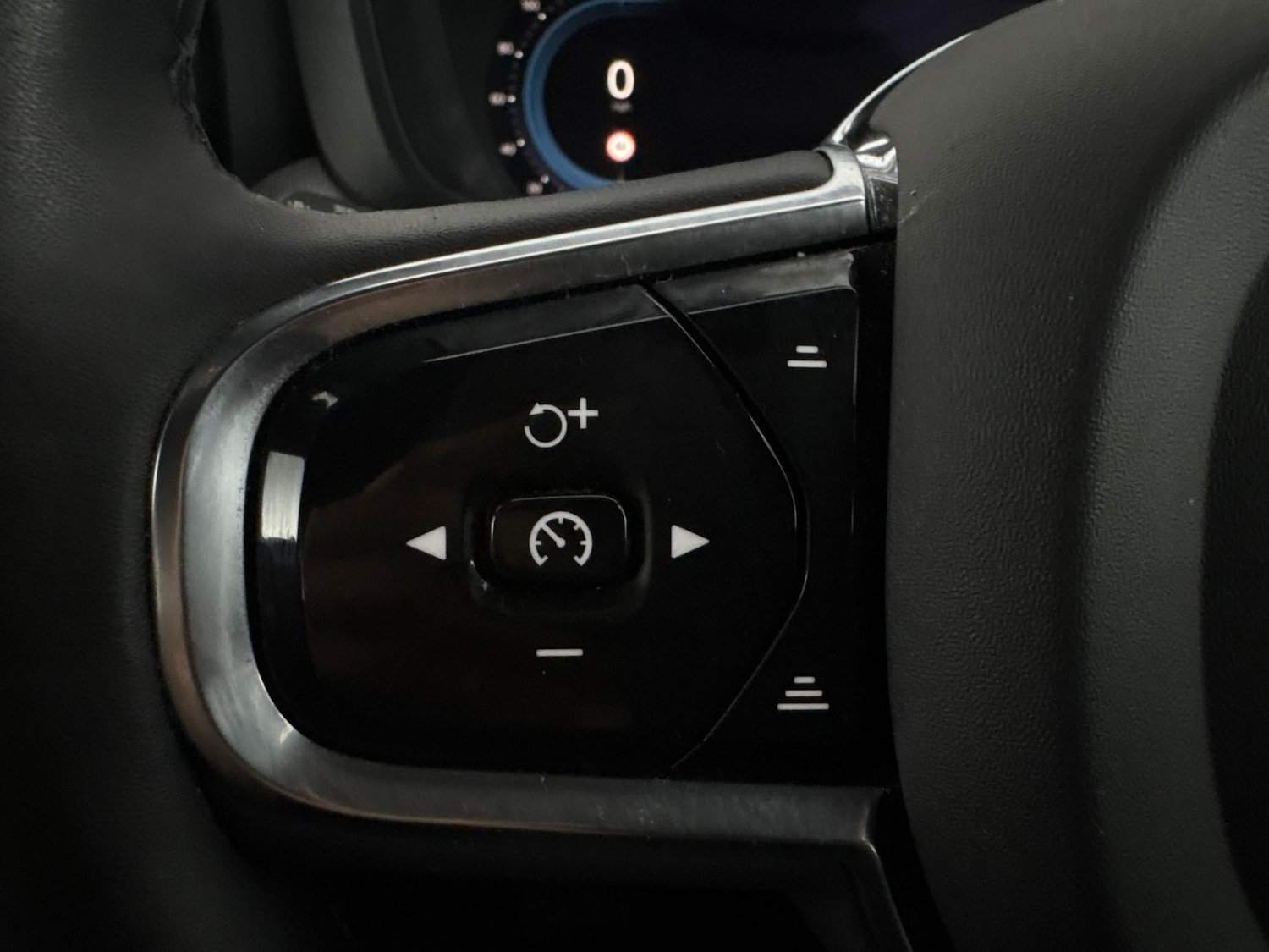Used Volvo XC60 2022 for sale - 76141133: Photo 29