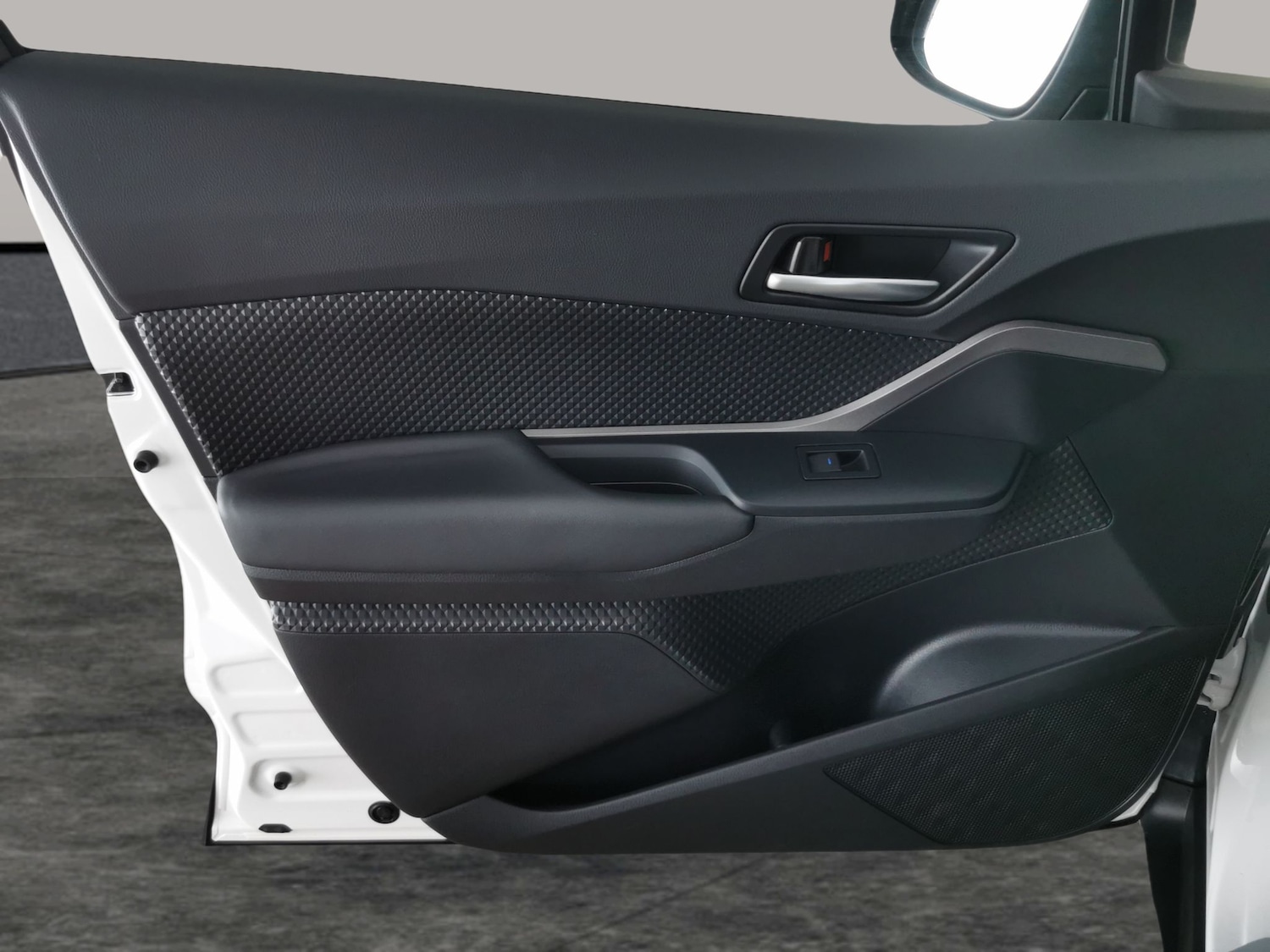 Used Toyota C-HR 2023 for sale - 77981293: Photo 24