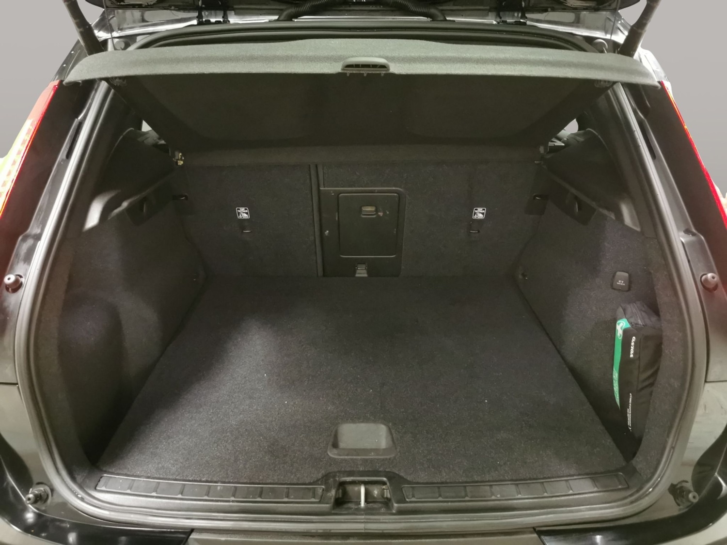 Used Volvo XC40 2021 for sale - 76480087: Photo 35