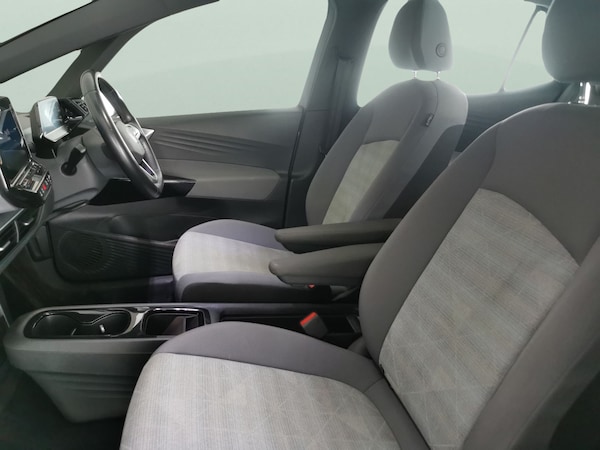Used Volkswagen ID.3 2023 for sale - 76230203: Photo 6