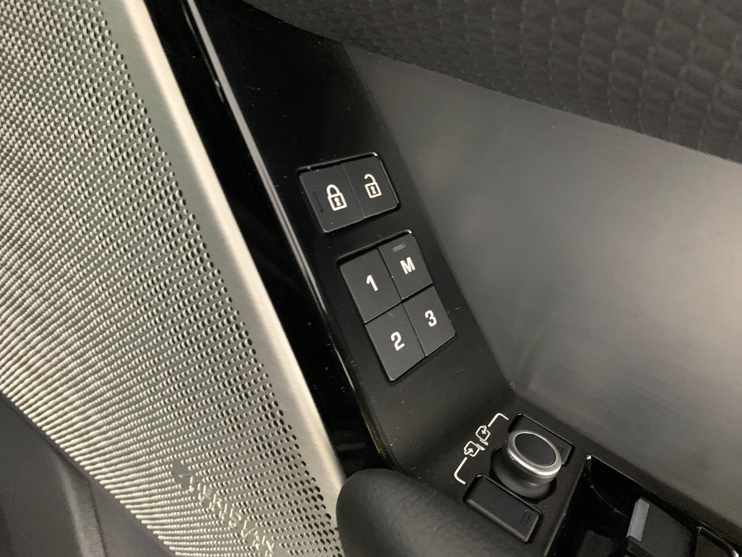 Used Land Rover Range Rover Velar 2021 for sale - 76540347: Photo 26