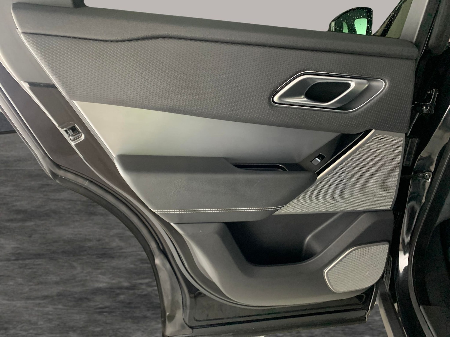 Used Land Rover Range Rover Velar 2021 for sale - 76540347: Photo 33