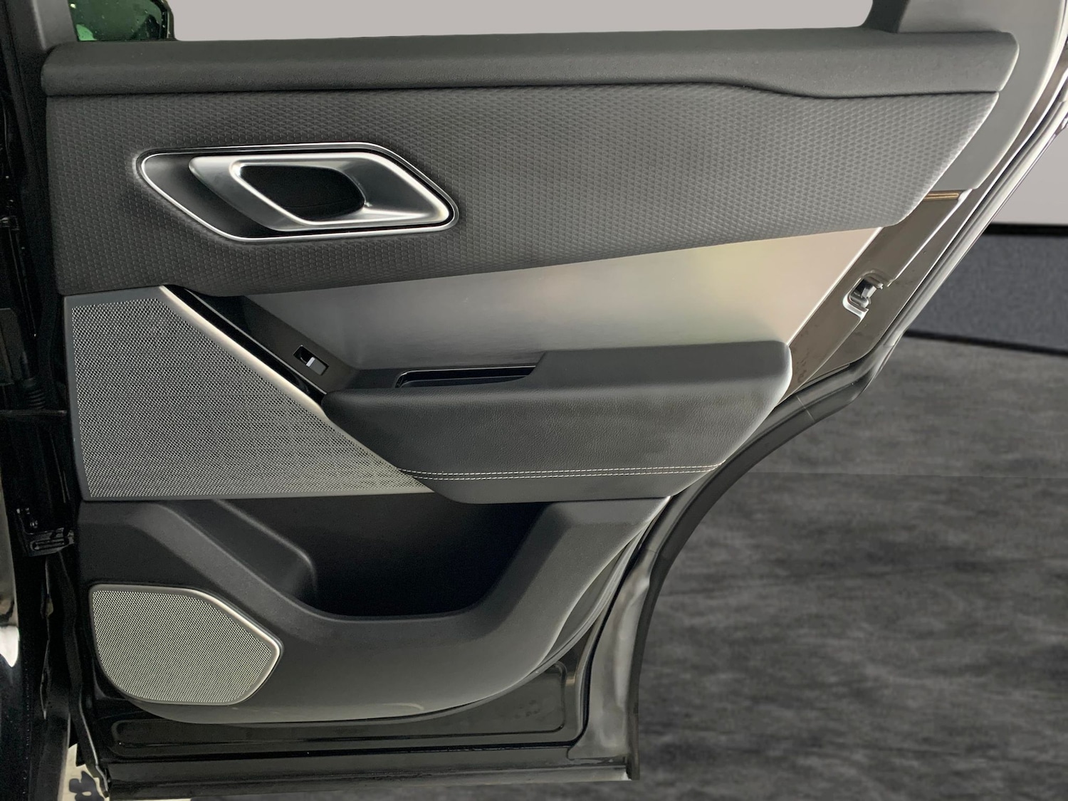 Used Land Rover Range Rover Velar 2021 for sale - 76540347: Photo 35