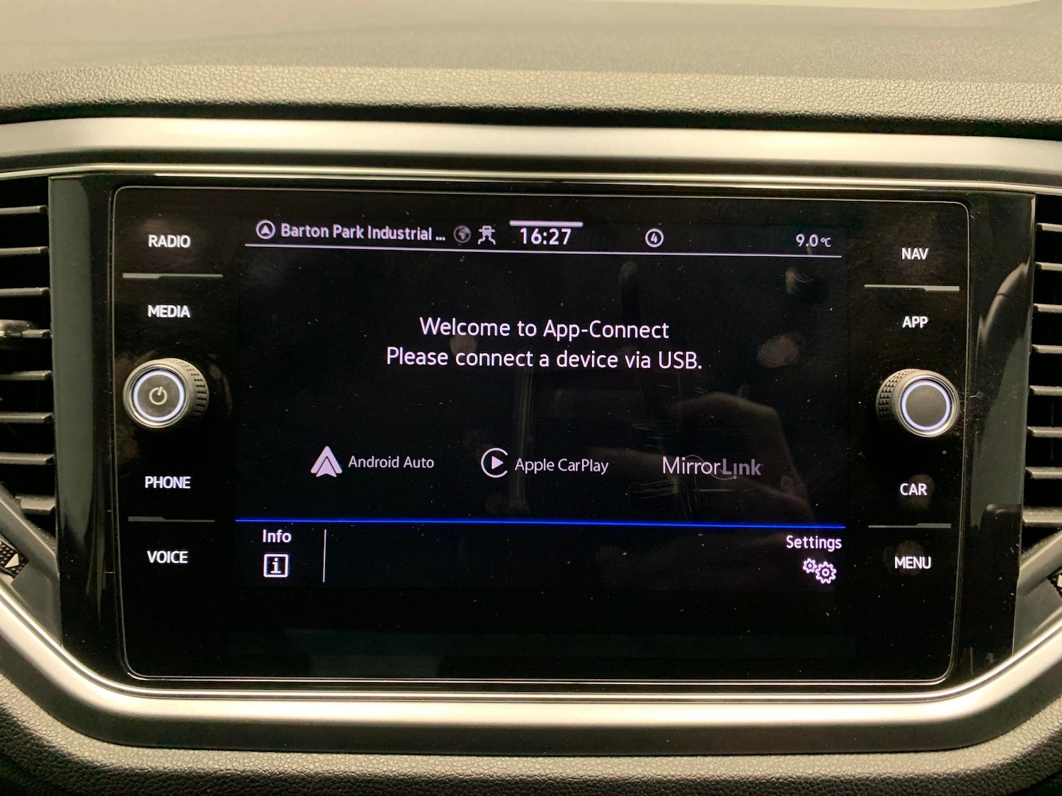 Used Volkswagen T-Roc 2022 for sale - 77663185: Photo 14