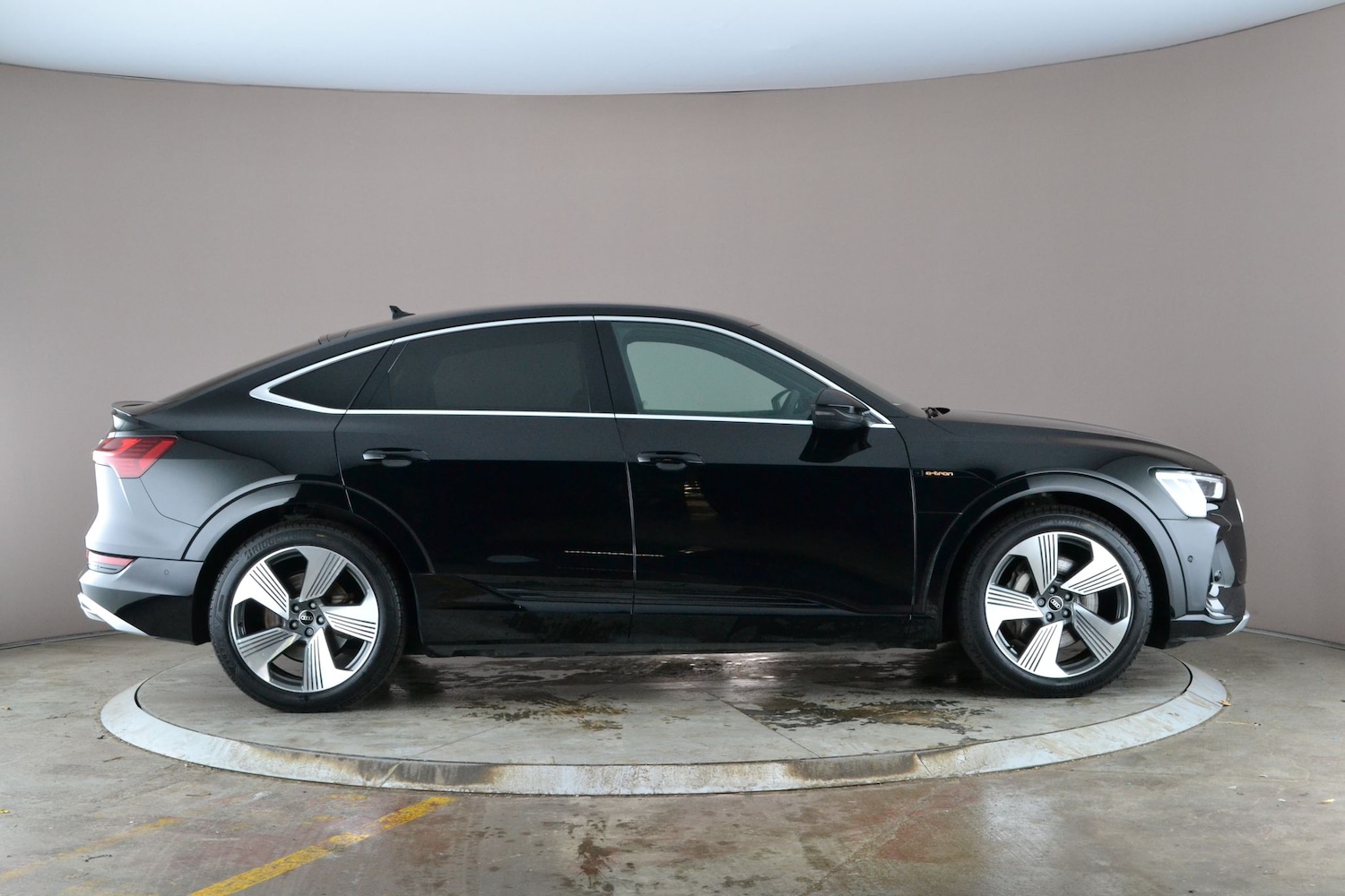Used Audi e-tron 2023 for sale - 77210878: Photo 9