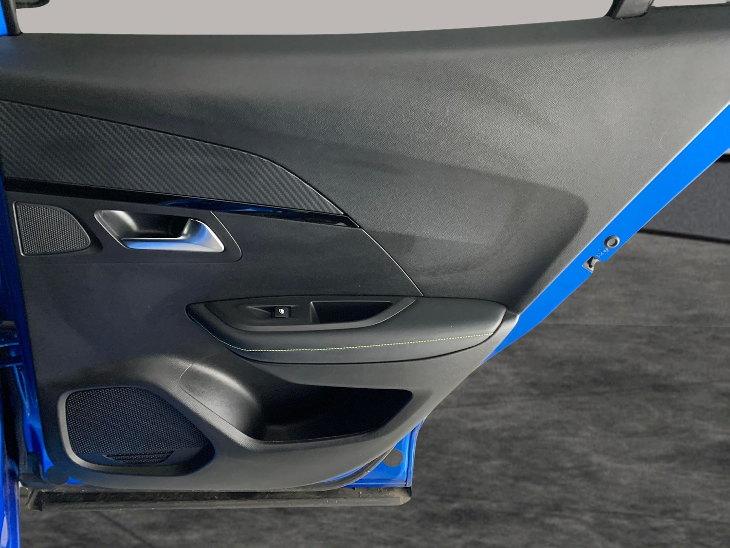 Used Peugeot E-2008 2022 for sale - 76895043: Photo 32