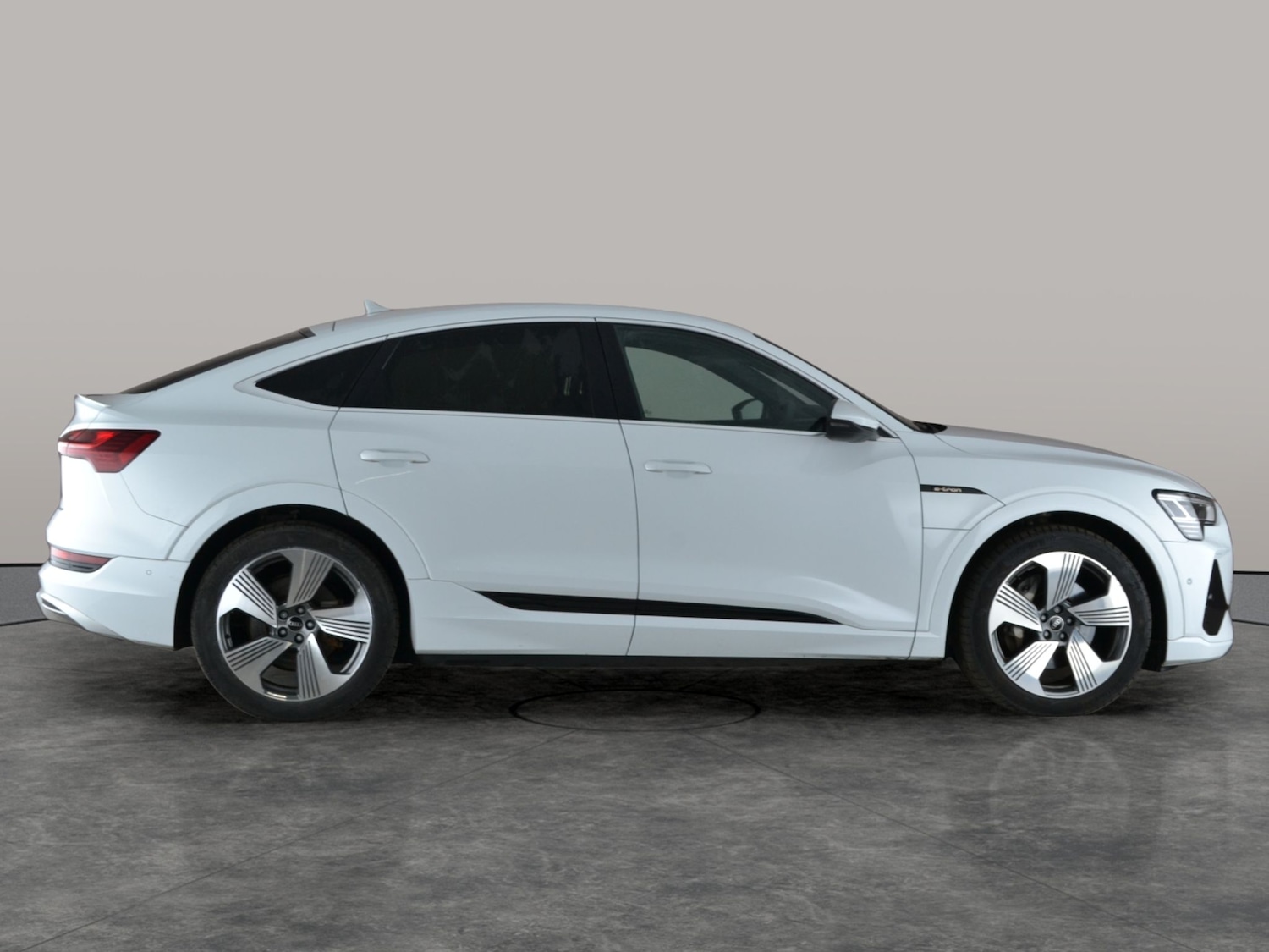 Used Audi e-tron 2022 for sale - 77043696: Photo 10