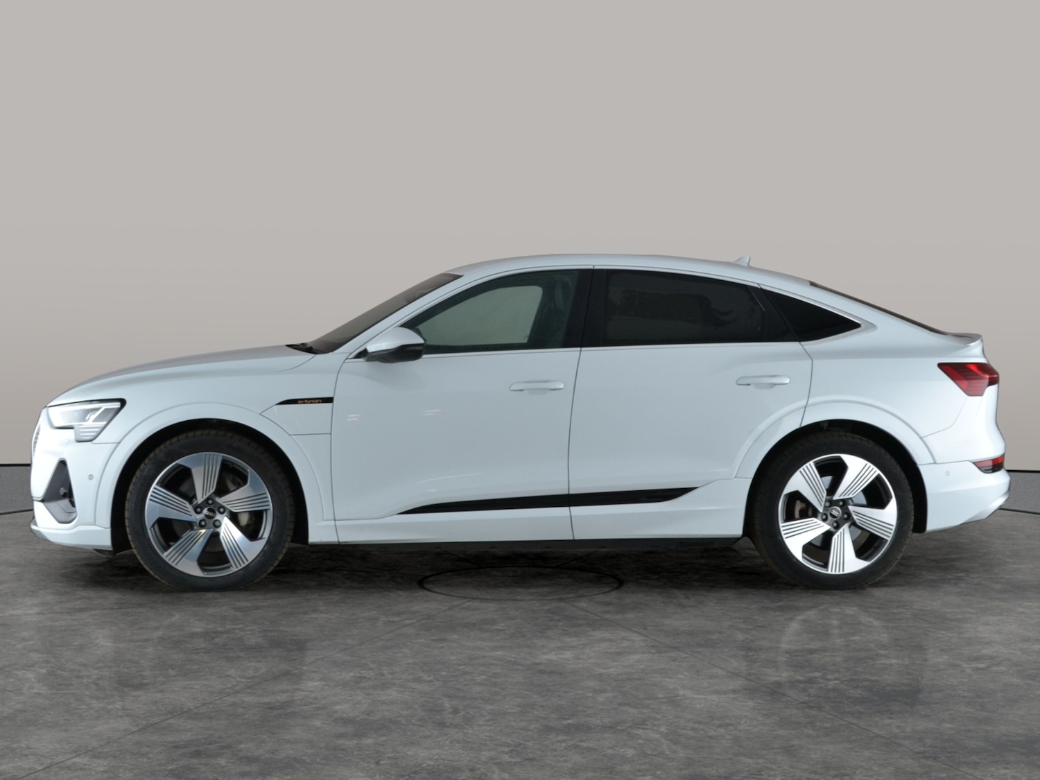 Used Audi e-tron 2022 for sale - 77043696: Photo 14