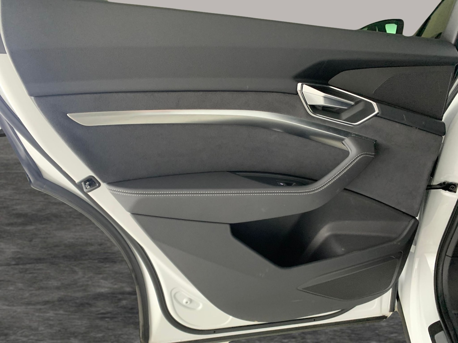 Used Audi e-tron 2022 for sale - 77043696: Photo 32