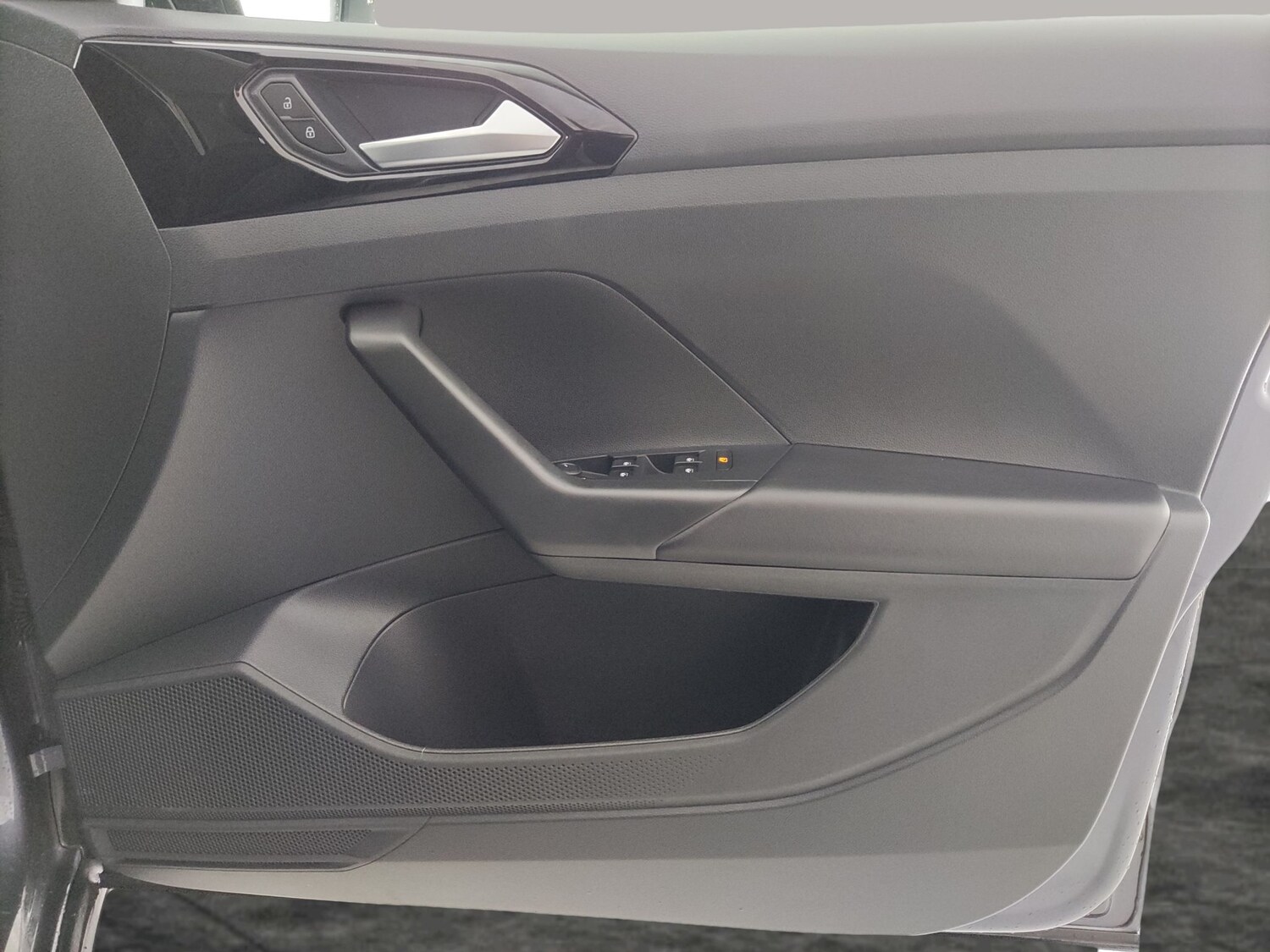 Used Volkswagen T-Cross 2023 for sale - 78037113: Photo 31