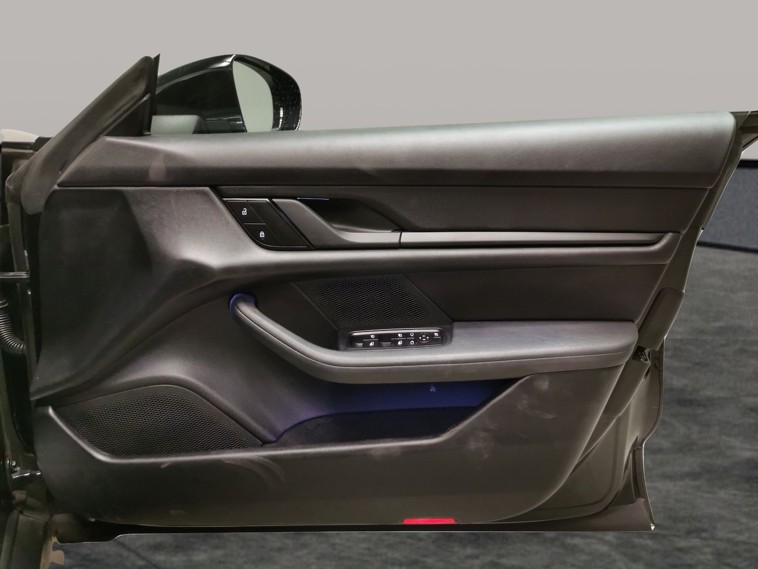 Used Porsche Taycan 2022 for sale - 77198698: Photo 31