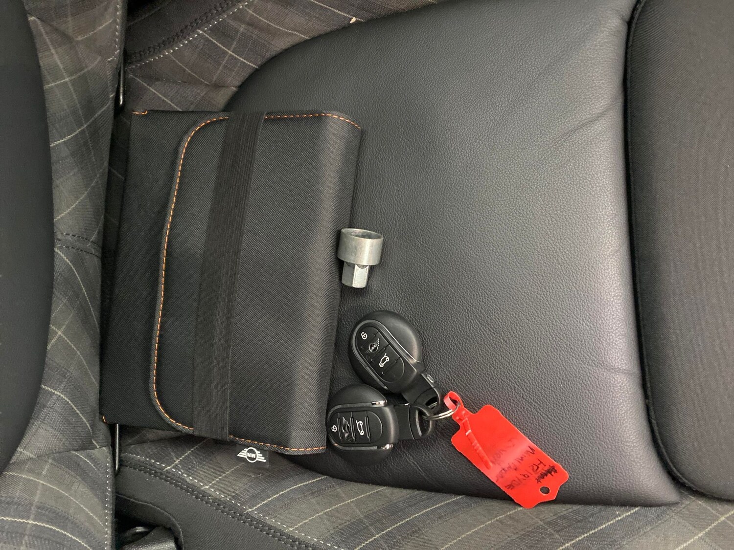 Used MINI Convertible 2019 for sale - 77946752: Photo 24