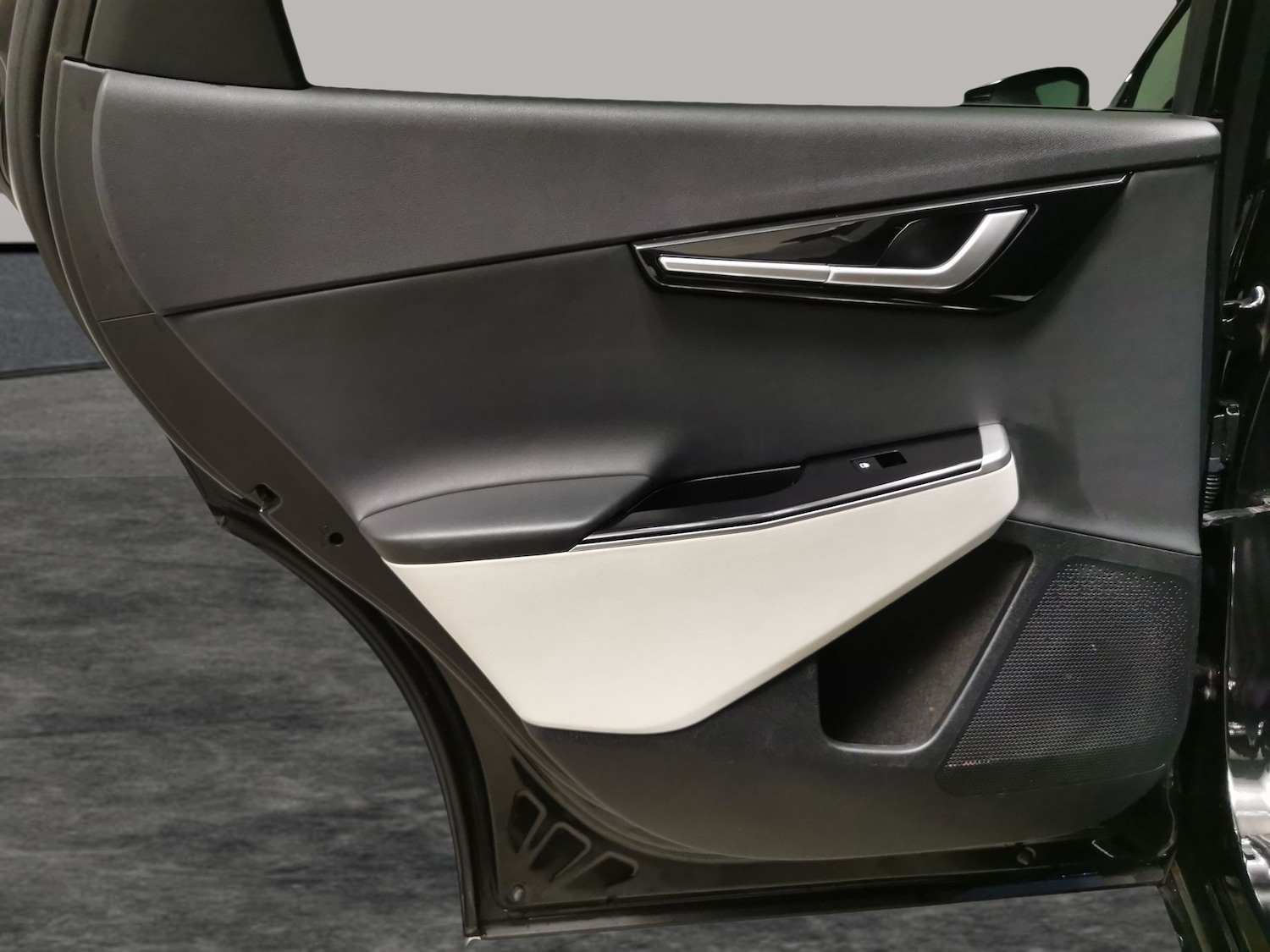 Used Kia EV6 2023 for sale - 78142100: Photo 28