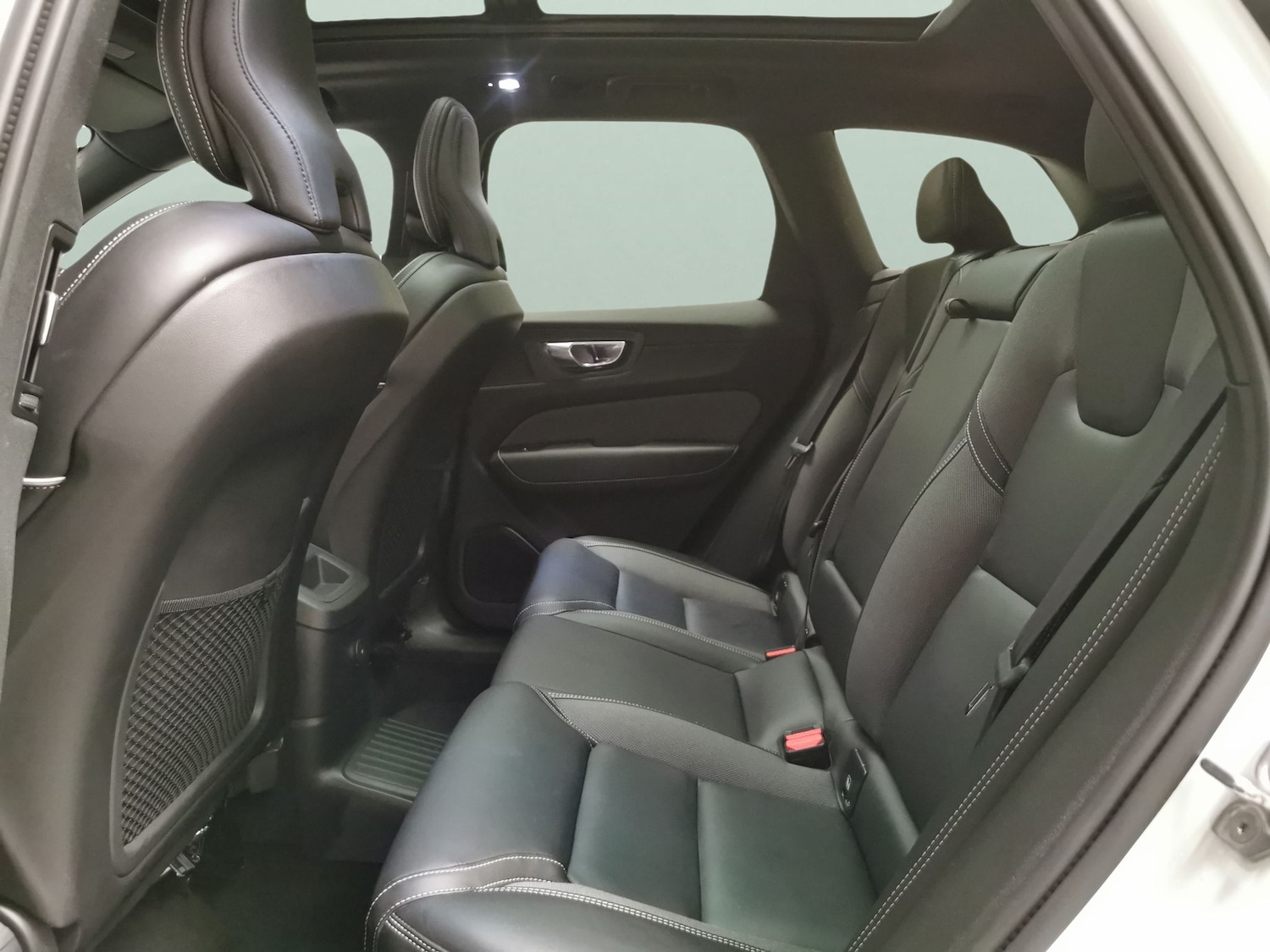 Used Volvo XC60 2022 for sale - 76128691: Photo 32