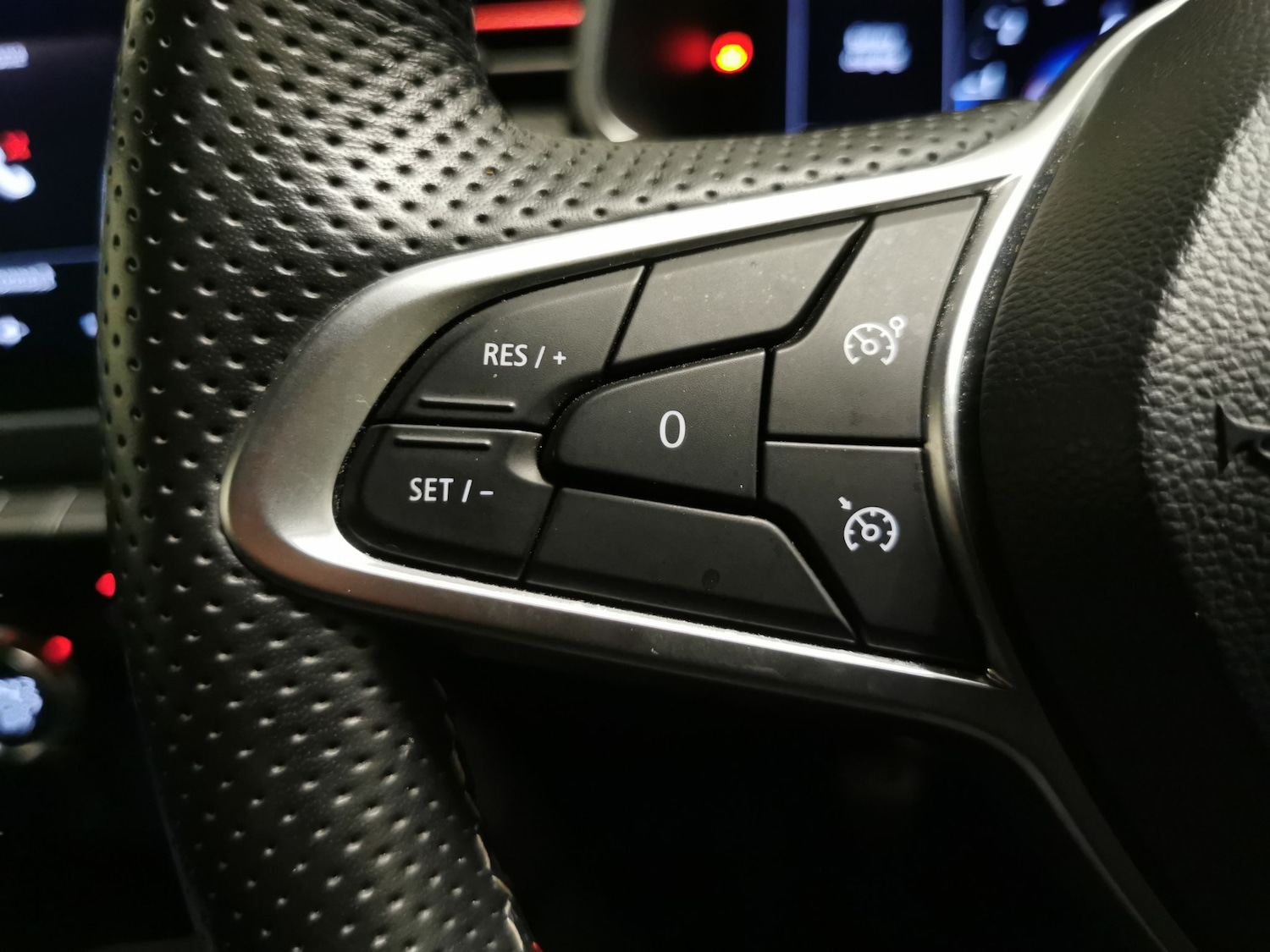 Used Renault Clio 2023 for sale - 78095582: Photo 17