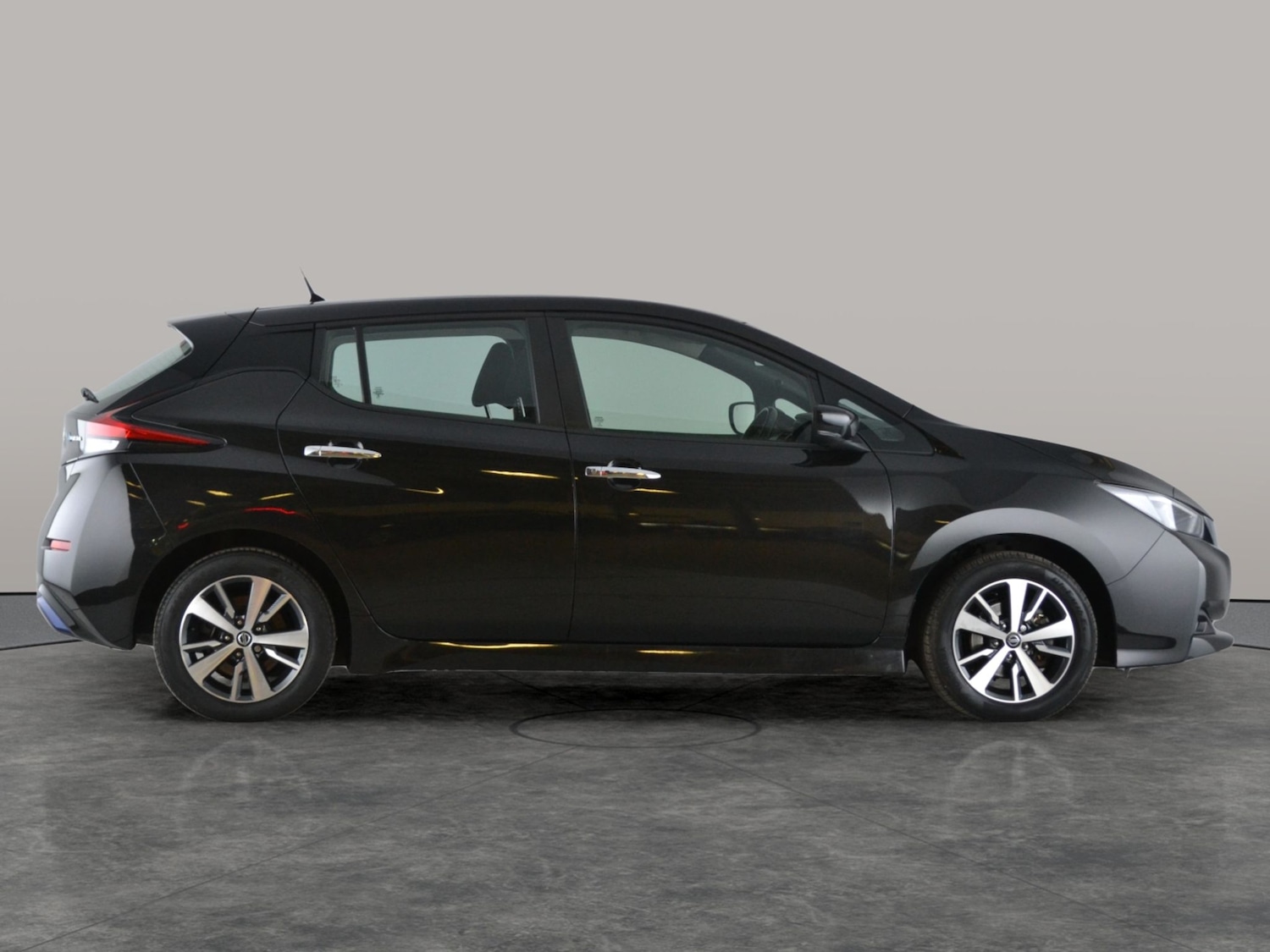 Used Nissan Leaf 2021 for sale - 77272106: Photo 10