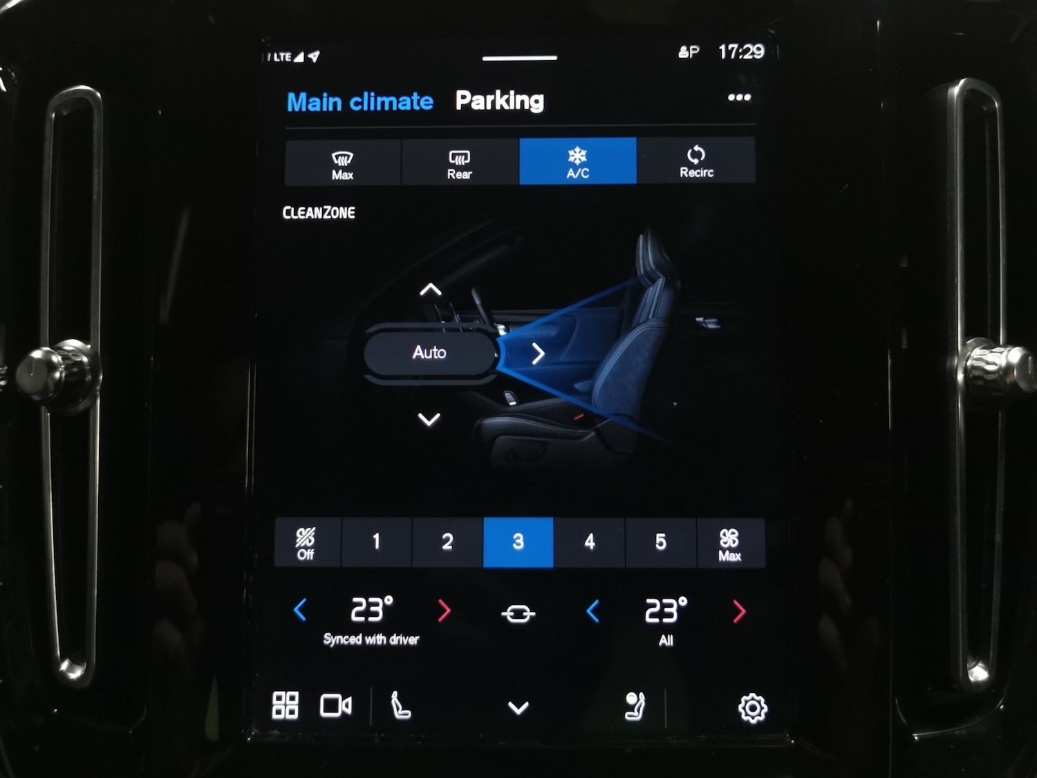 Used Volvo XC40 2021 for sale - 76704172: Photo 18