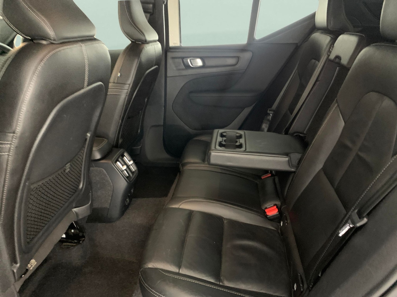 Used Volvo XC40 2021 for sale - 76704172: Photo 32