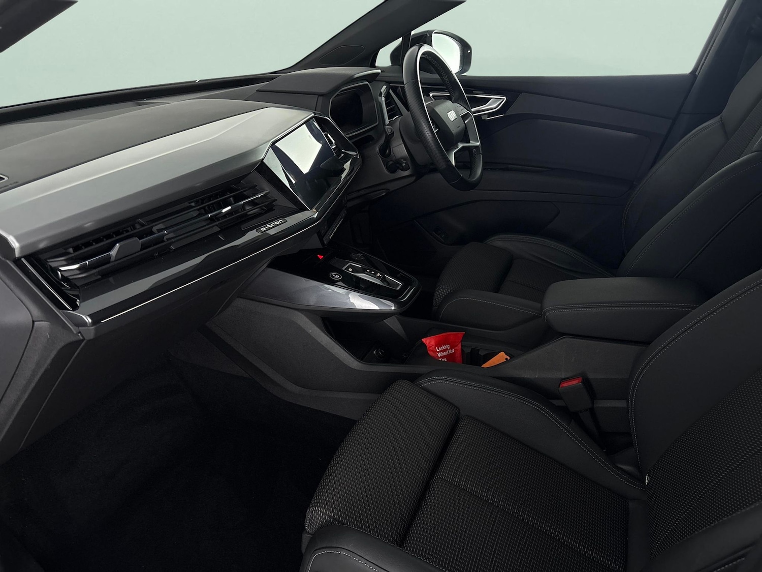 Used Audi Q4 e-tron 2023 for sale - 77418092: Photo 4