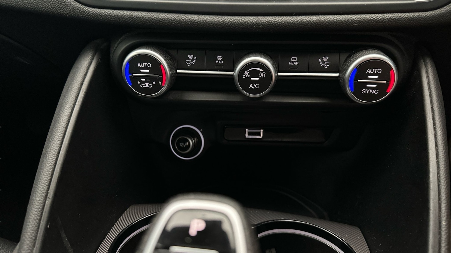 Used Alfa Romeo Giulia 2022 for sale - 77019301: Photo 12