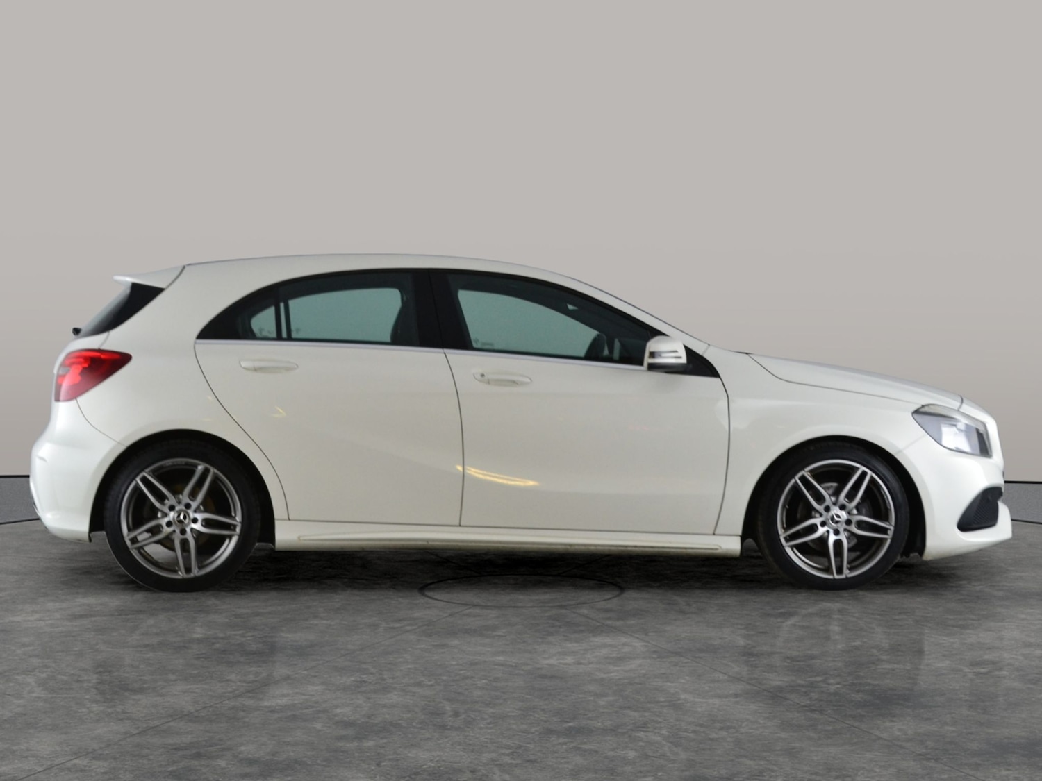 Used Mercedes-Benz A-Class 2018 for sale - 77688662: Photo 10