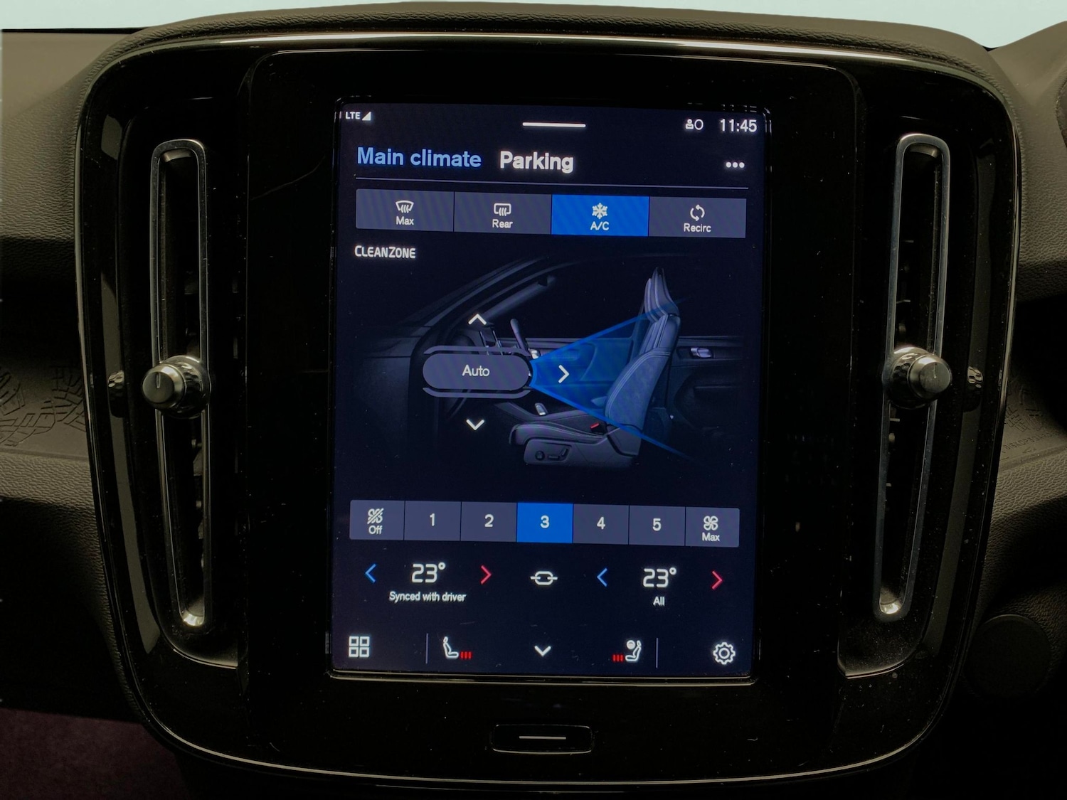 Used Volvo XC40 2023 for sale - 77094391: Photo 13