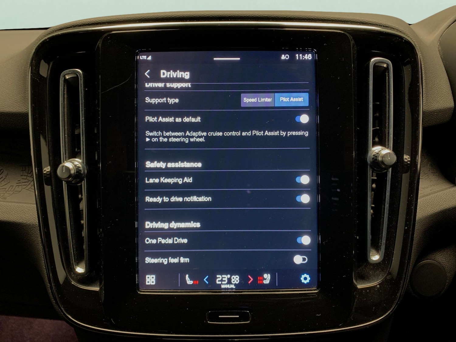 Used Volvo XC40 2023 for sale - 77094391: Photo 16