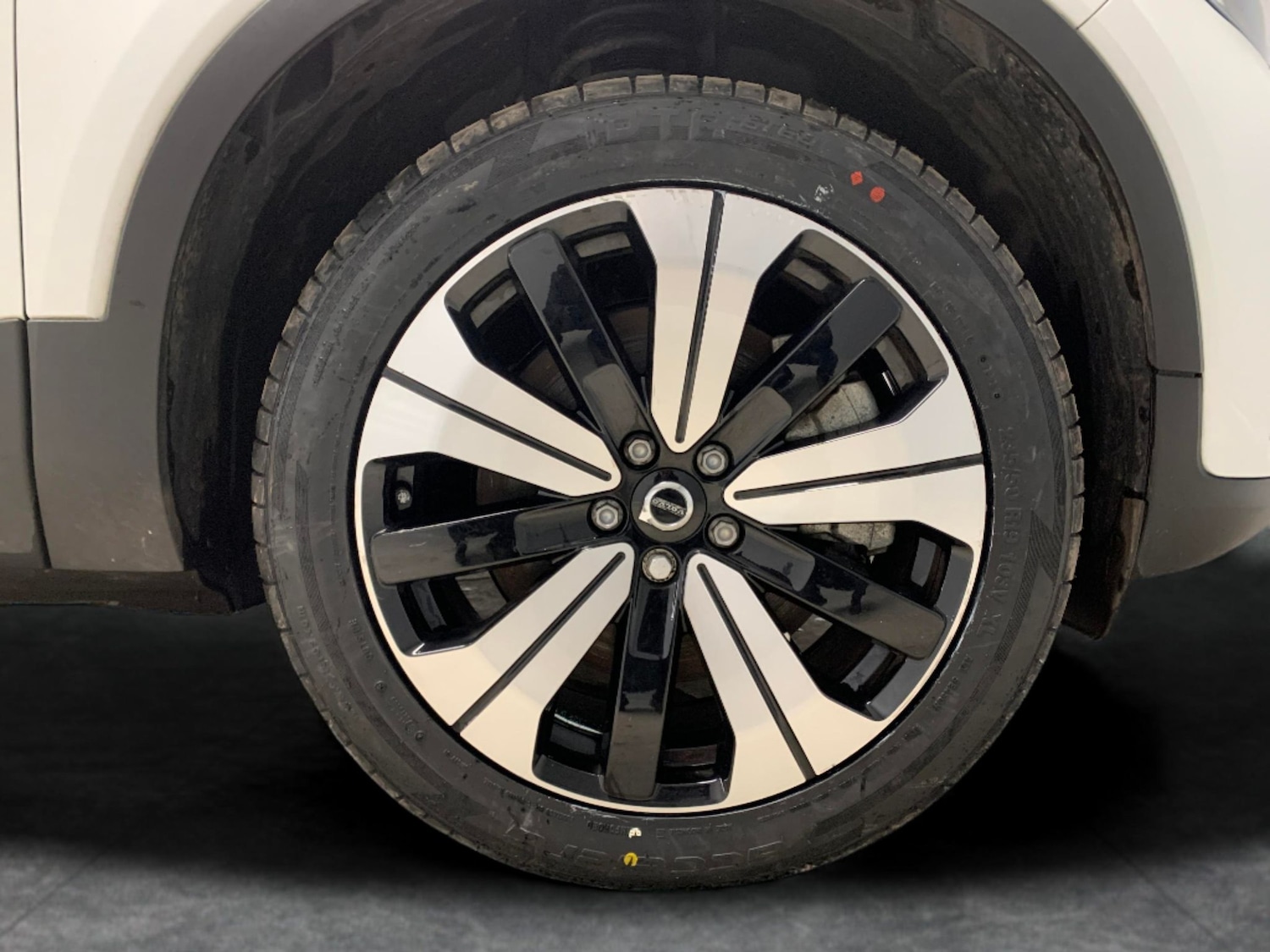 Used Volvo XC40 2023 for sale - 77094391: Photo 17