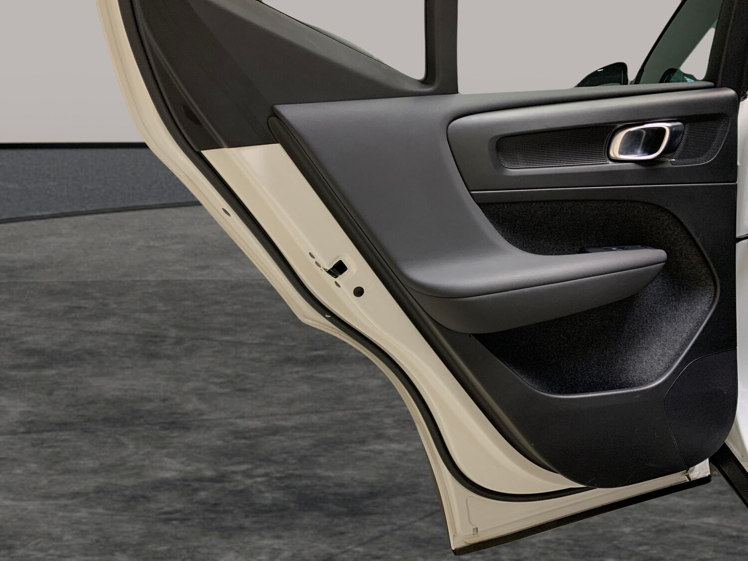 Used Volvo XC40 2023 for sale - 77094391: Photo 22