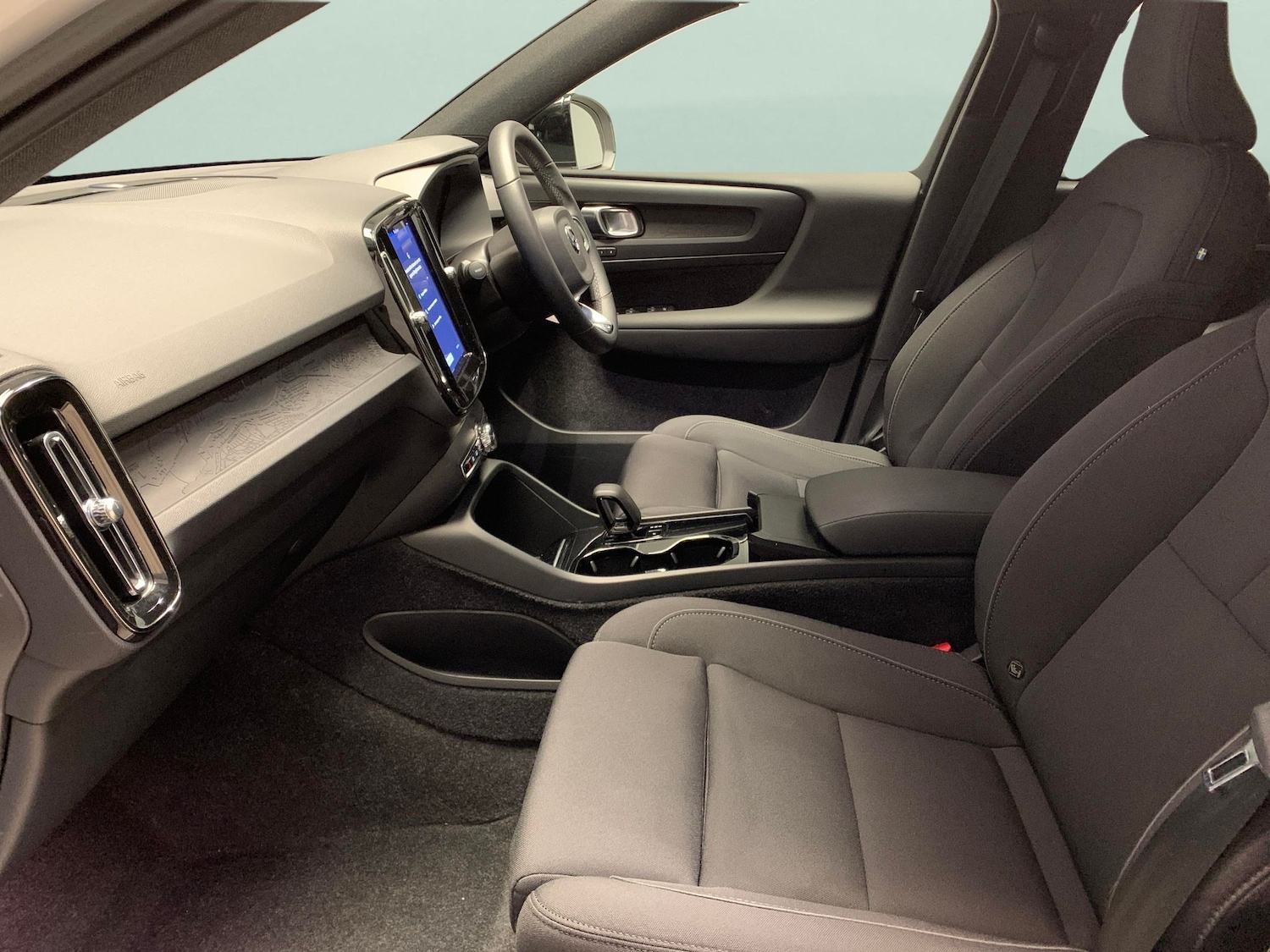 Used Volvo XC40 2023 for sale - 77094391: Photo 4