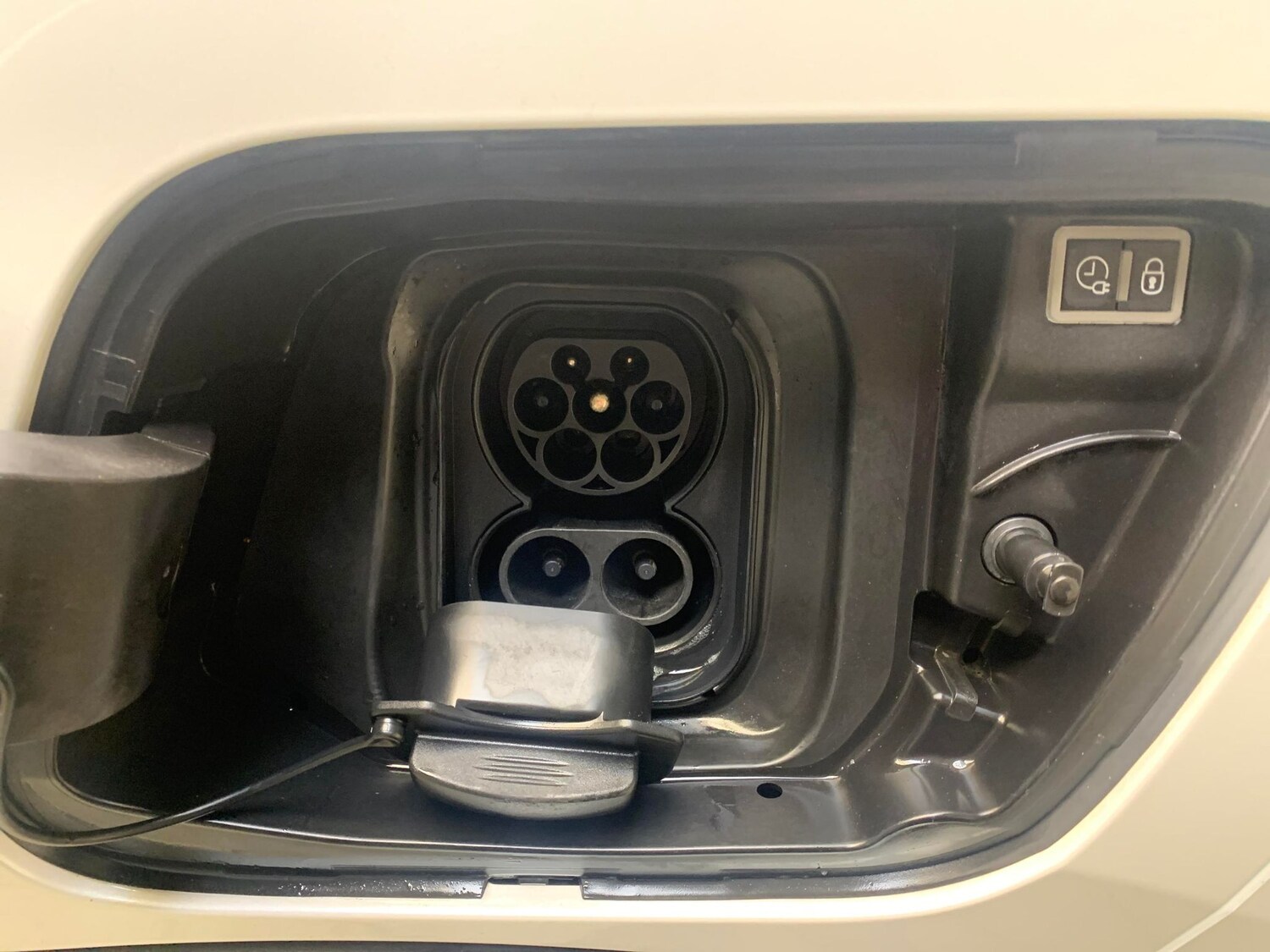 Used Peugeot 2008 2023 for sale - 77799940: Photo 30