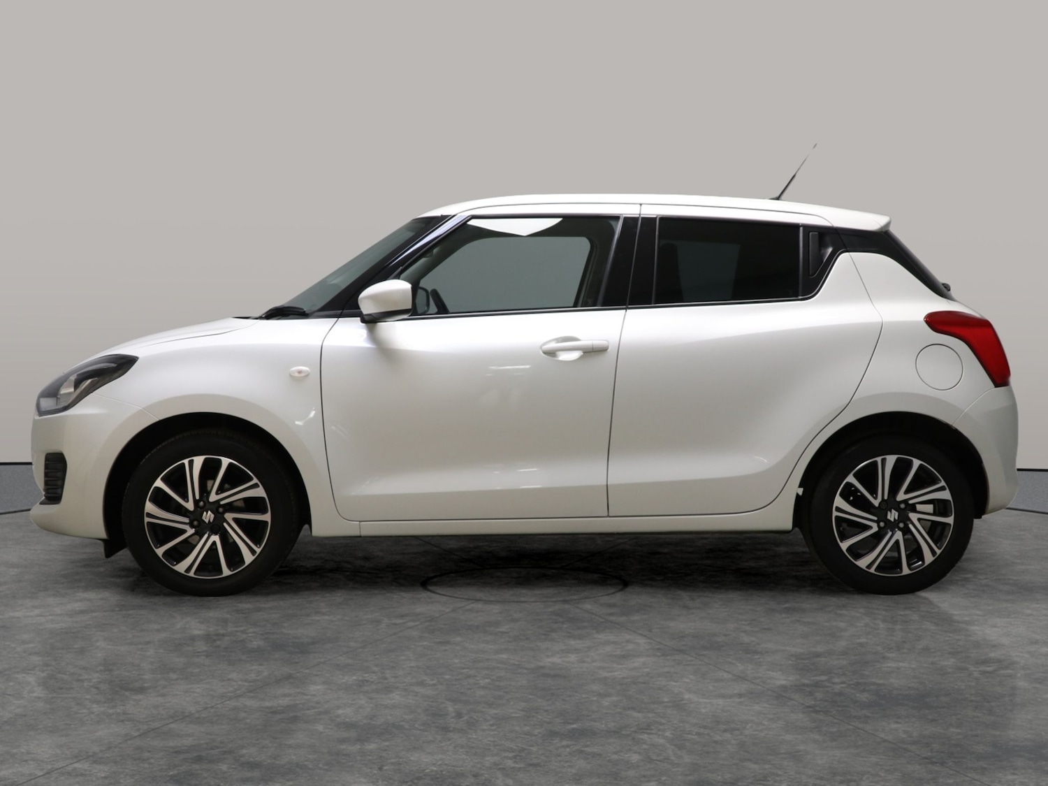 Used Suzuki Swift 2023 for sale - 76155846: Photo 14