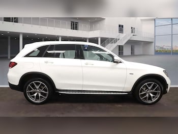 Used Mercedes-Benz GLC 2021 for sale - 77539352: Photo