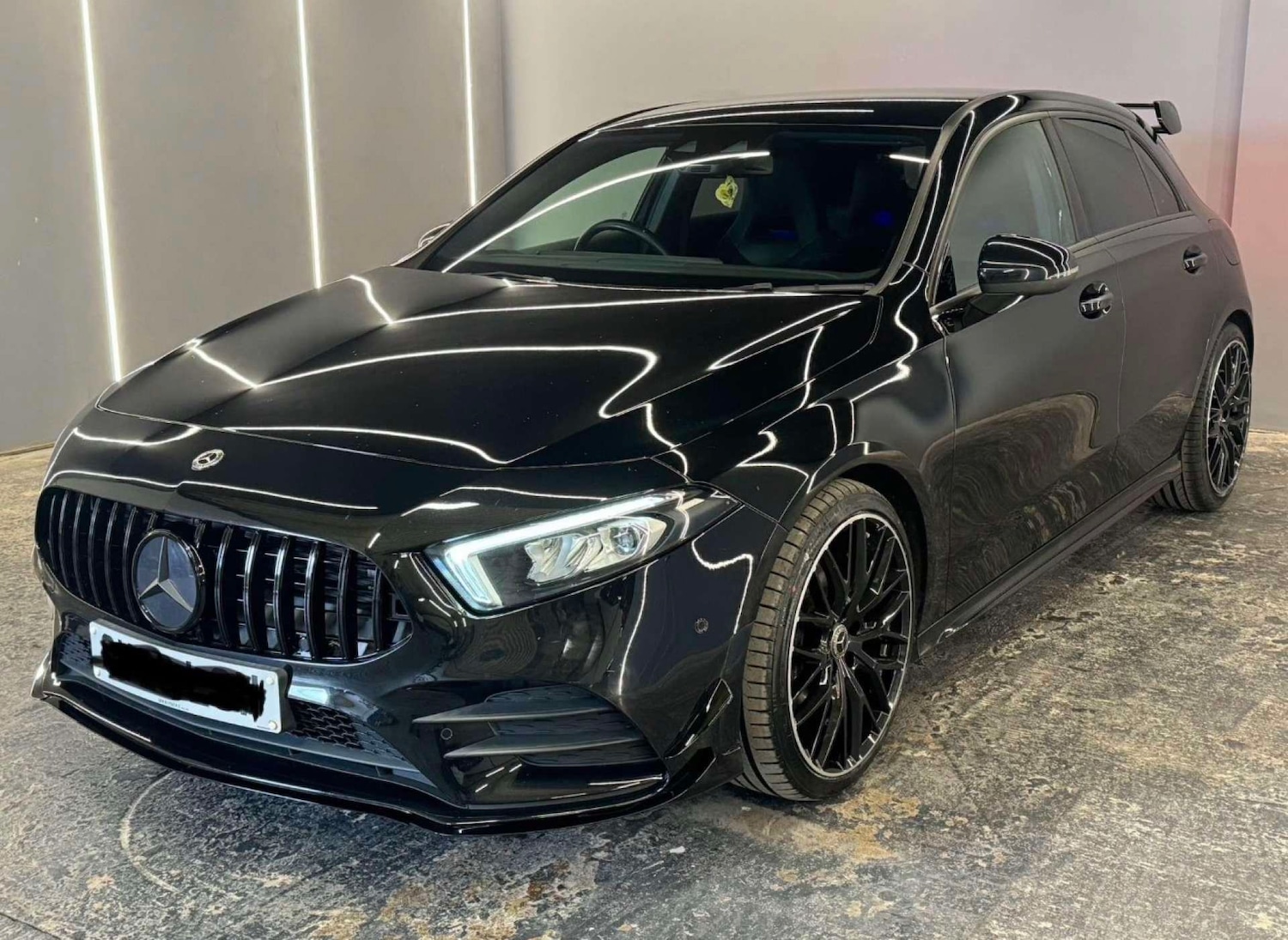 Used Mercedes-Benz A-Class 2018 for sale - 76862854: Photo 2