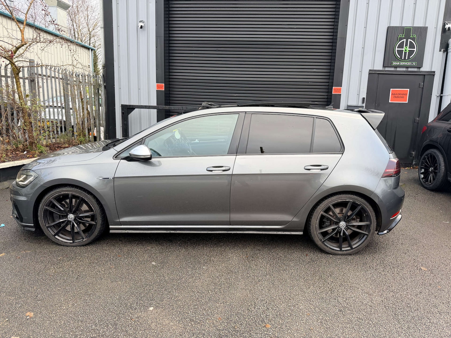 Used Volkswagen Golf 2017 for sale - 77022405: Photo 2