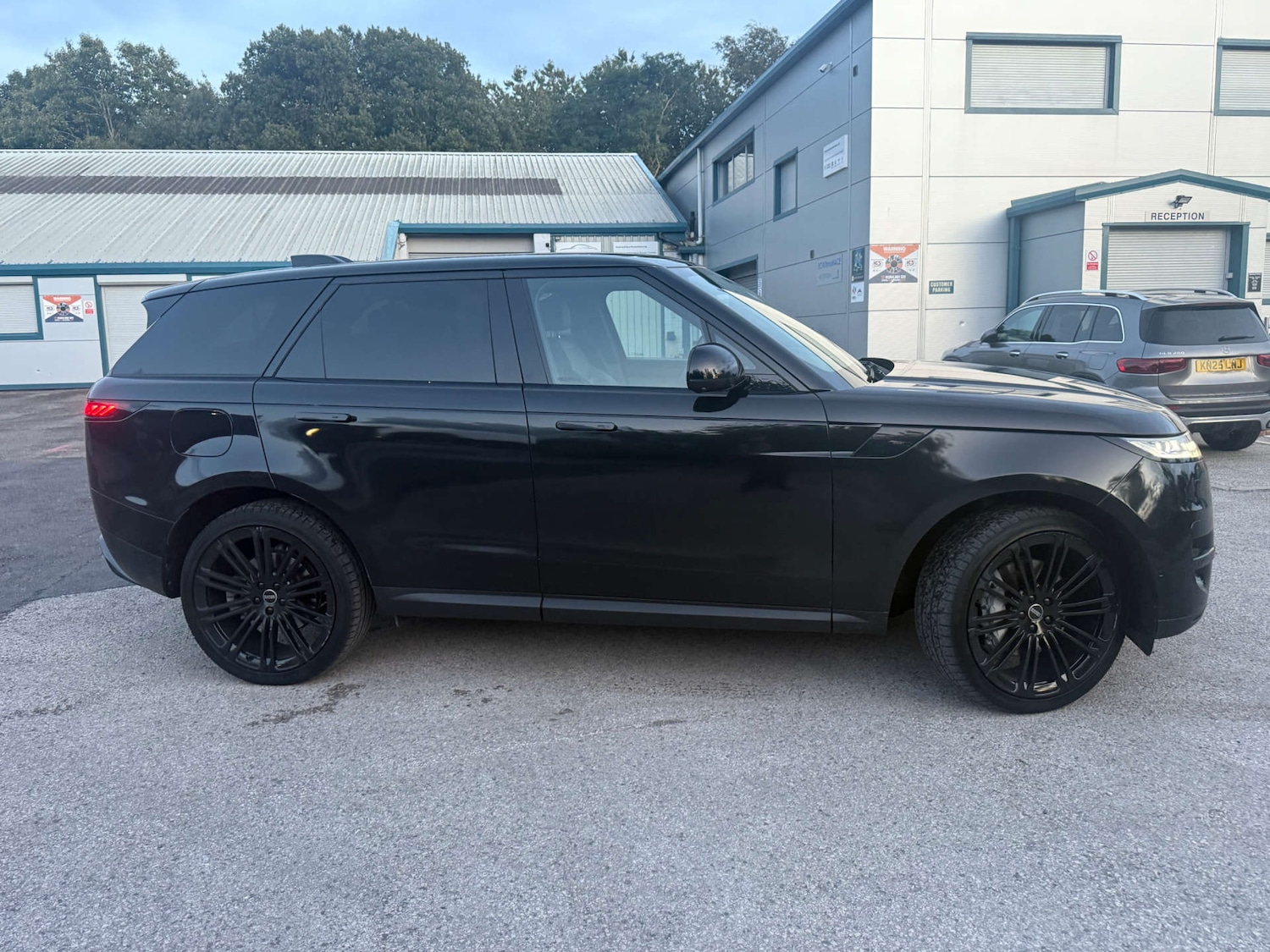 Used Land Rover Range Rover Sport 2023 for sale - 76862865: Photo 2