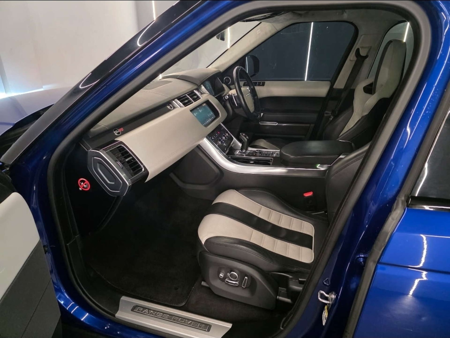 Used Land Rover Range Rover Sport 2017 for sale - 77292998: Photo 14