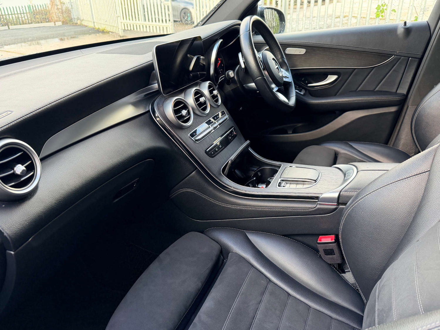 Used Mercedes-Benz GLC 2019 for sale - 76862853: Photo 14