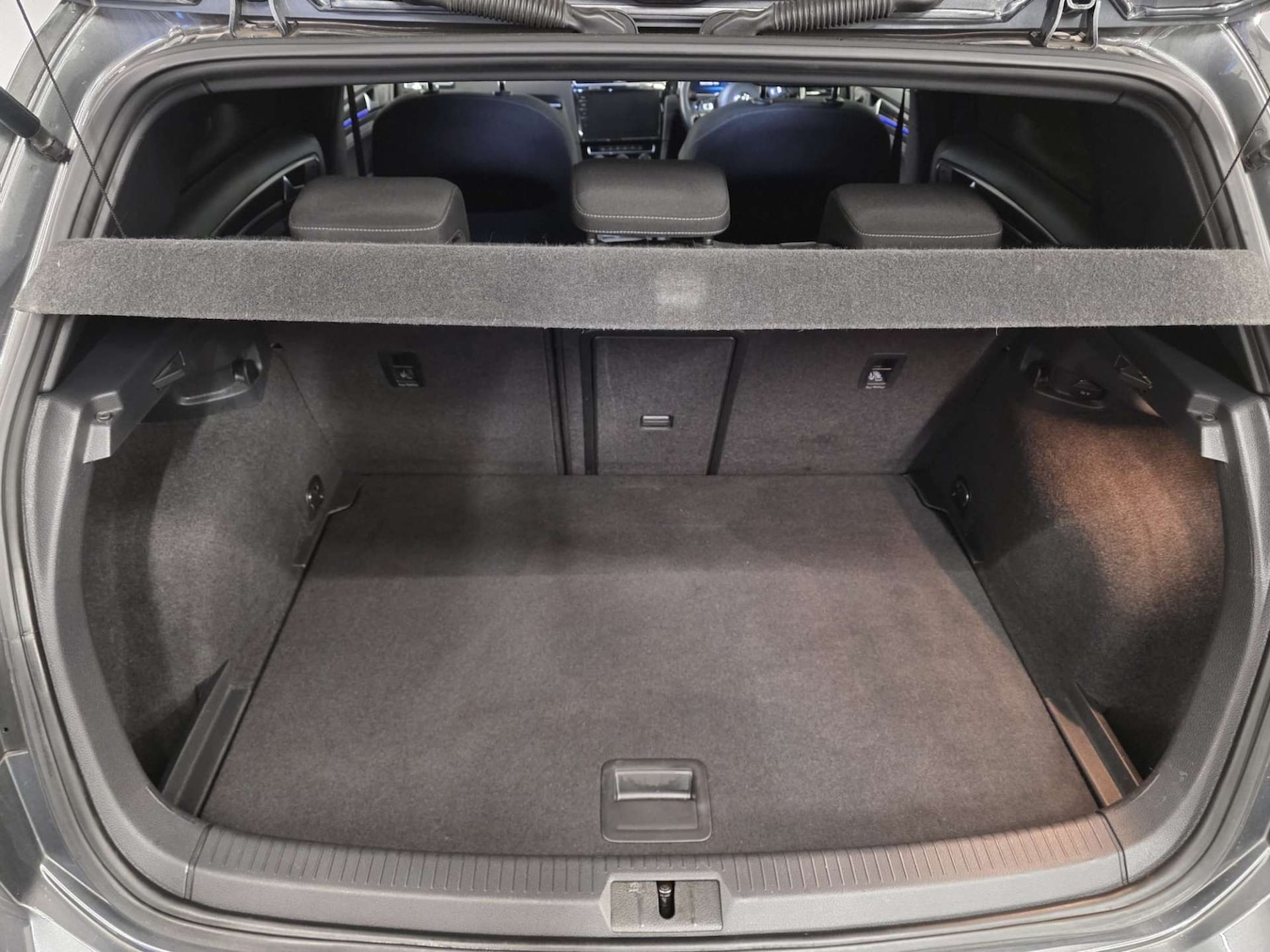 Used Volkswagen Golf 2017 for sale - 77152854: Photo 11