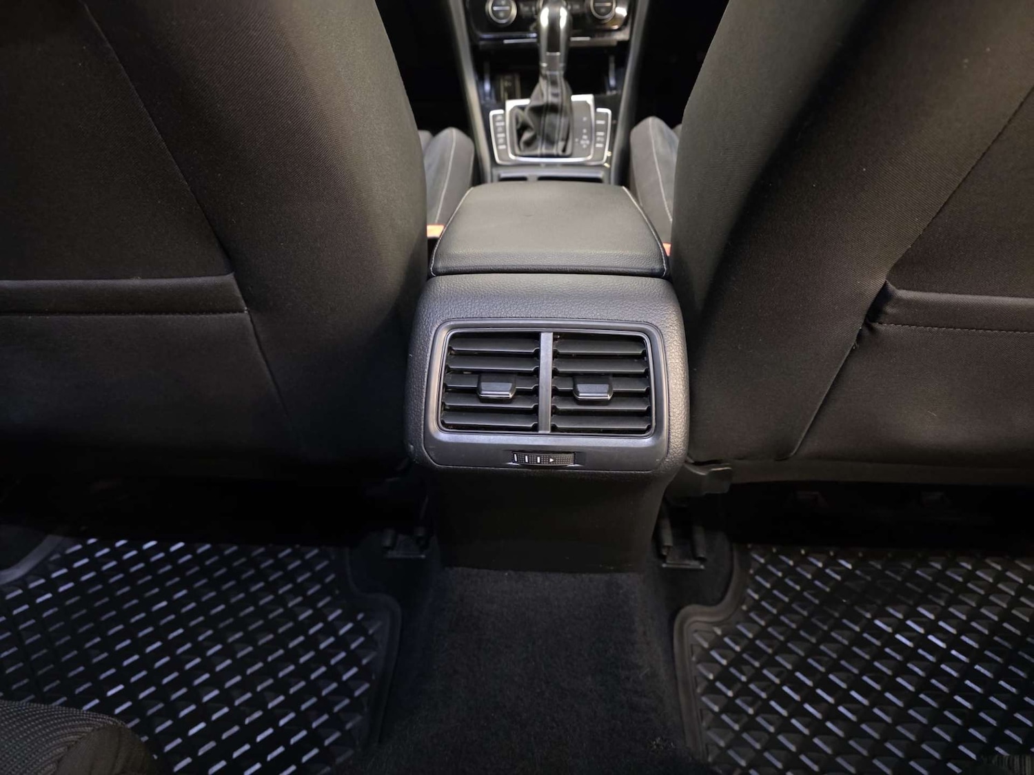 Used Volkswagen Golf 2017 for sale - 77152854: Photo 12