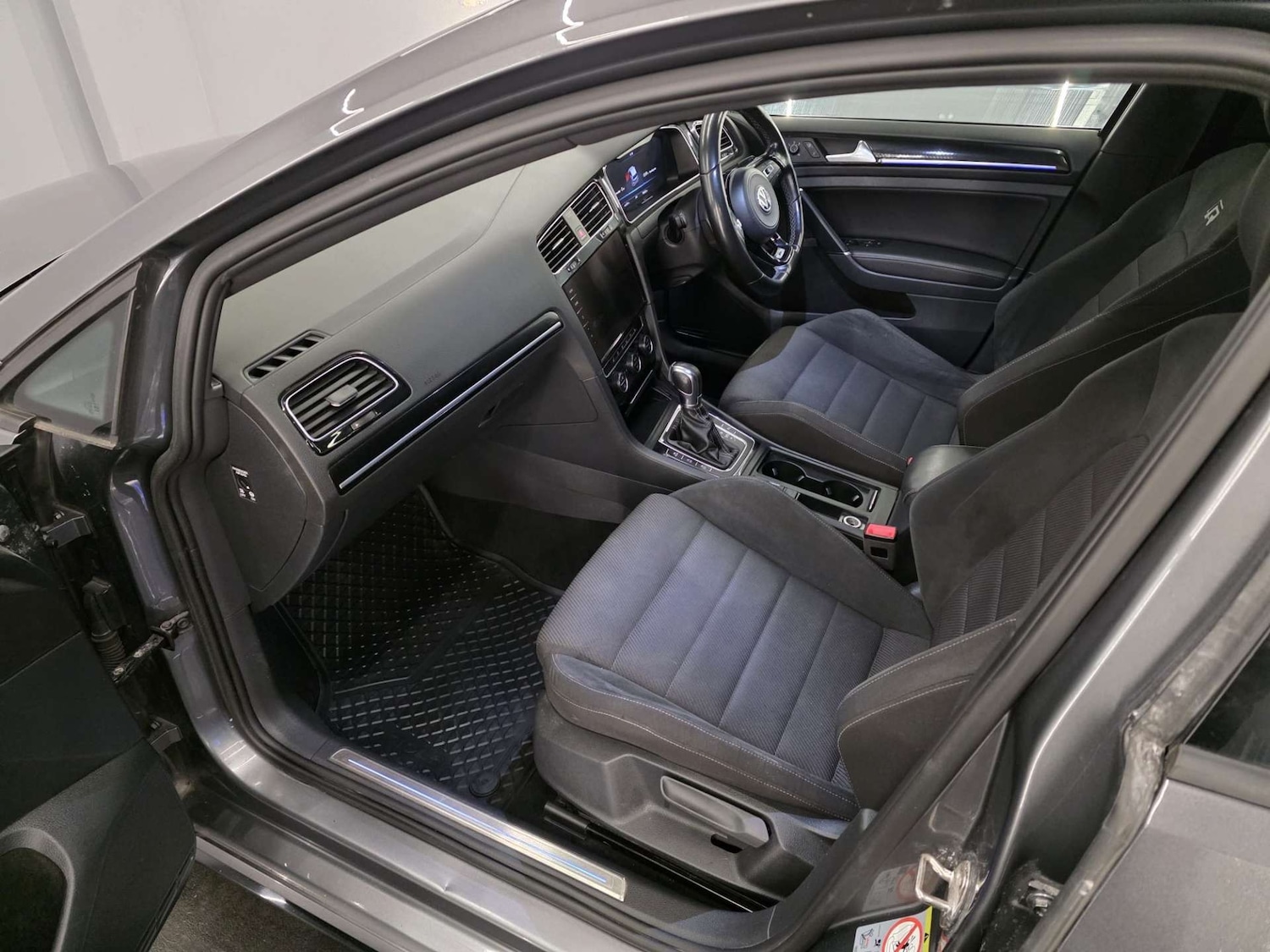 Used Volkswagen Golf 2017 for sale - 77152854: Photo 13