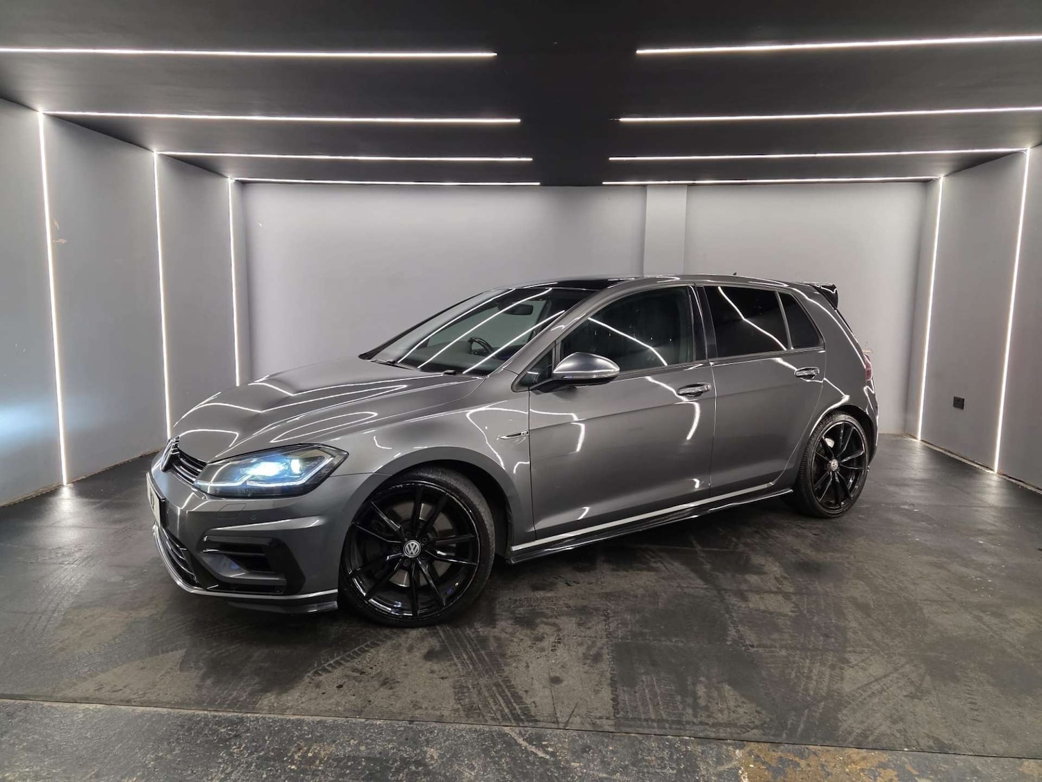 Used Volkswagen Golf 2017 for sale - 77152854: Photo 5