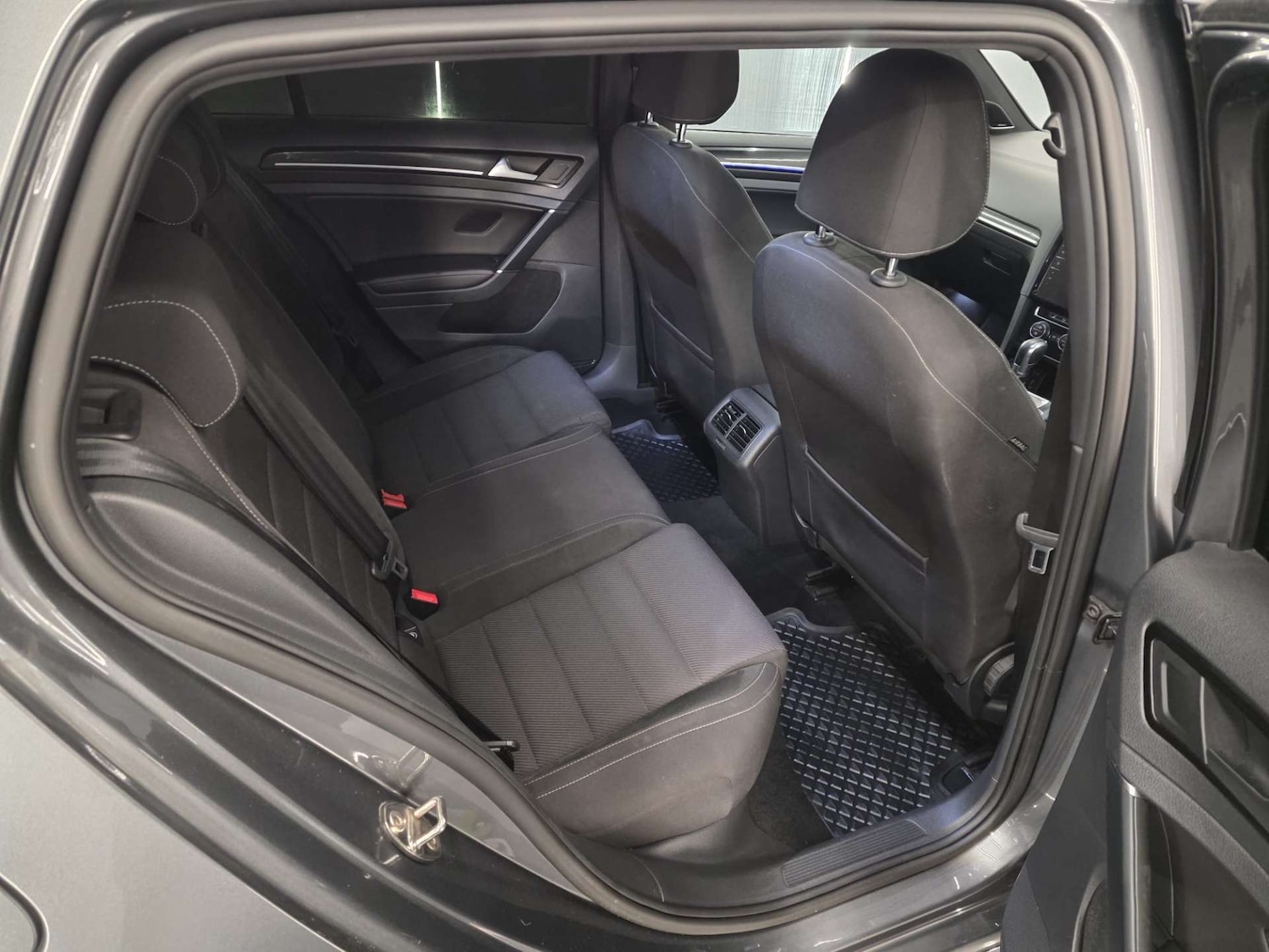 Used Volkswagen Golf 2017 for sale - 77152854: Photo 8