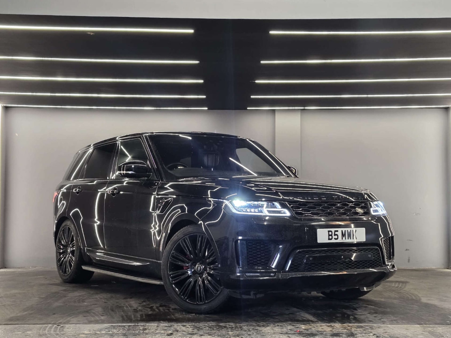 Used Land Rover Range Rover Sport 2018 for sale - 76862847: Photo 1