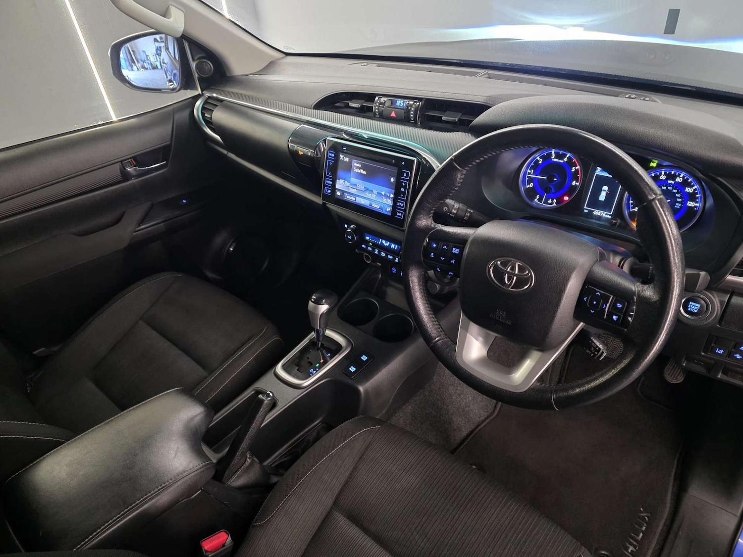 Used Toyota Hilux 2019 for sale - 77604008: Photo 20