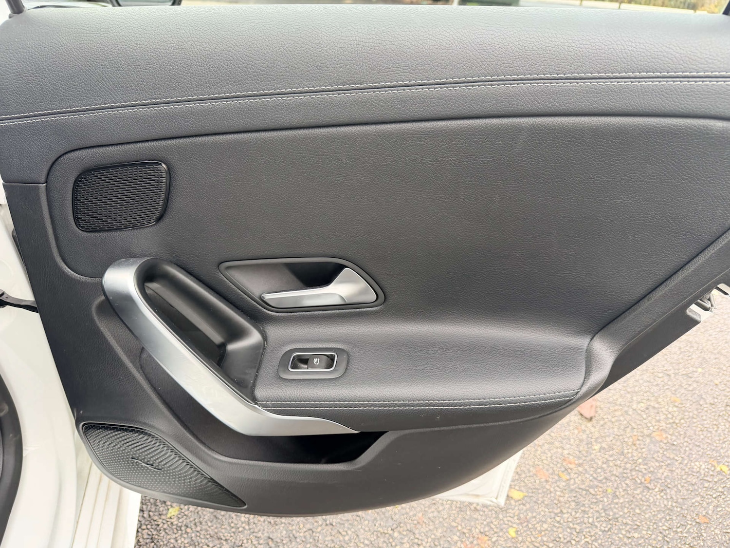 Used Mercedes-Benz A-Class 2018 for sale - 76862863: Photo 10