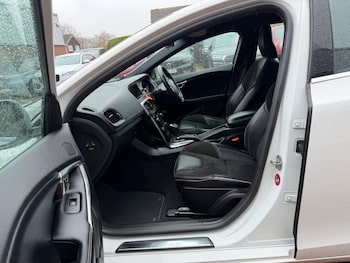 Used Volvo V40 2017 for sale - 78363881: Photo