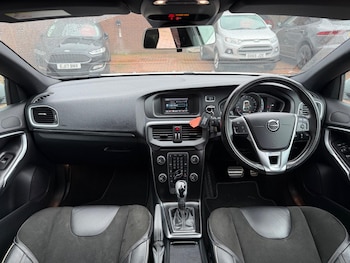 Used Volvo V40 2017 for sale - 78363881: Photo