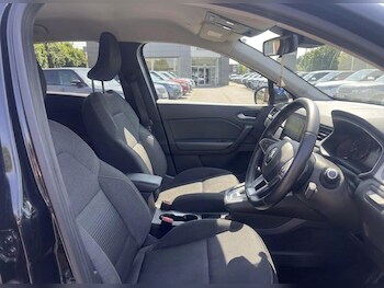 Used Renault Captur 2020 for sale - 78822803: Photo
